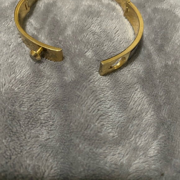 MK Tortoise Cuff - Picture 2 of 4